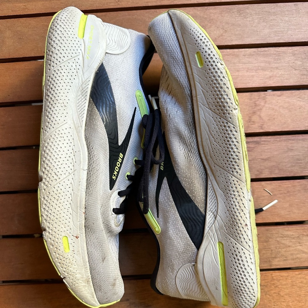 Brooks Ghost Running Shoe - Size 10.5 - lightly used